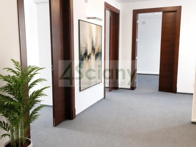 Lokal biurowy 147 m² w centrum Warszawy z windą