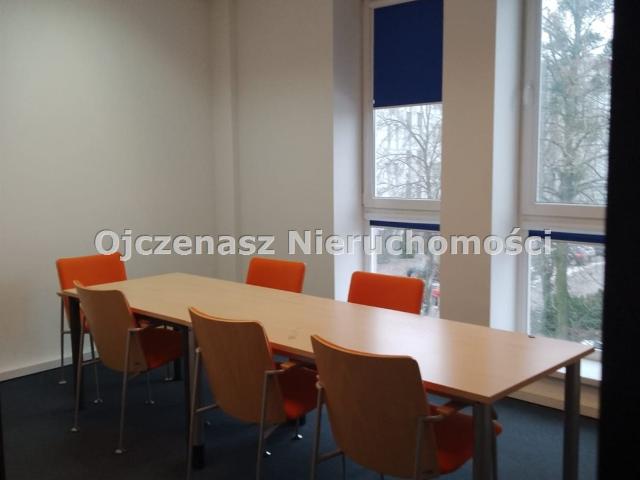 Lokal biurowy 178 m2, 5 pokoi, parking, kuchnia, OKOLE
