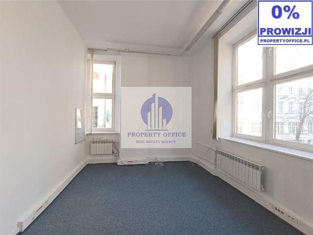 Lokal biurowy 130 m2 z dużymi salami i światłem