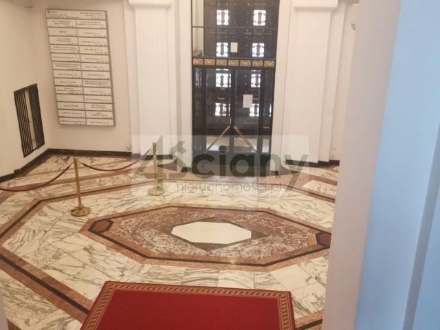 Lokal biurowy 440 m² w centrum Warszawy z windą