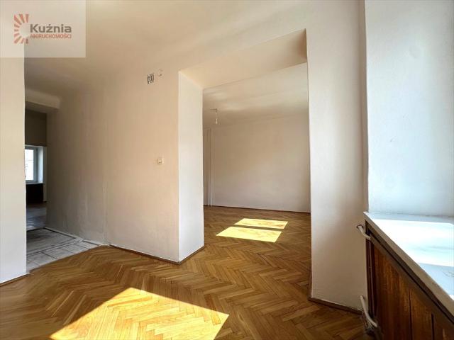 Lokal biurowy 4 pok. przy Ogrodowej, blisko sądu i komunikacji