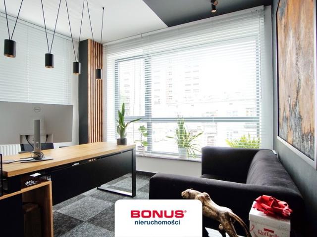 Lokal biurowy 60 m² z windą i parkingiem w Śródmieściu