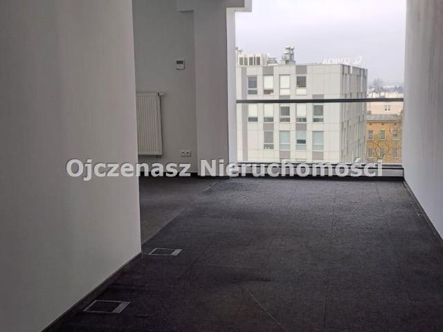Lokal biurowy 70 m2 z windą, parking i możliwość aranżacji