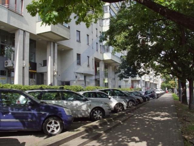 Lokal biurowo usługowy 1005 m² w centrum Warszawy