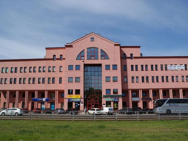 Lokal handlowo usługowy 90,5 m2 z witrynami i klimatyzacją