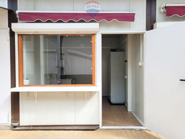 Lokal handlowo usługowy 10,5 m² na targu w Grodzisku