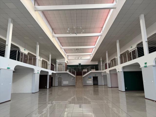 Lokal handlowo usługowy 1700 m² przy Galerii Łódzkiej