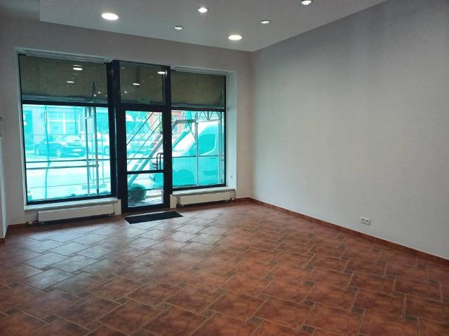 Lokal handlowy 60 m2 w centrum Kartuzy z witryną