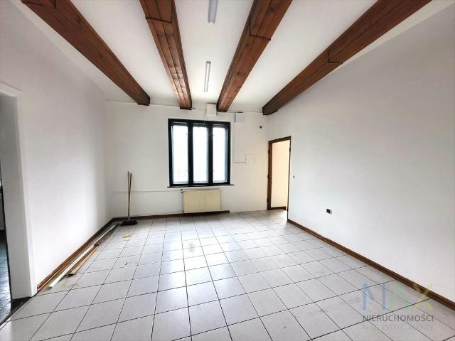 Lokal handlowy 110 m² z wejściem od ulicy, idealny na sklep lub siedzibę firmy