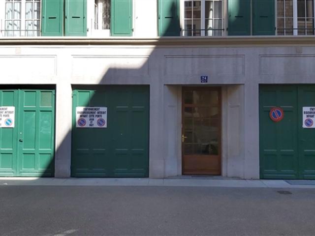 Lokal im Keller ohne Wasserstelle und Steckdosen