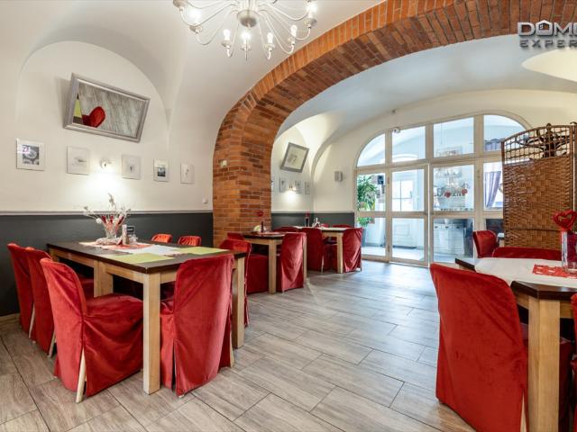 Lokal na Rynku w Bolesławcu z ogródkiem 70 m2