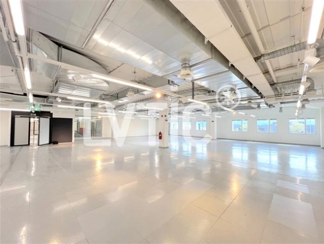 Lokal, Showroom, Büros von 325 m2 zu vermieten in Etoy