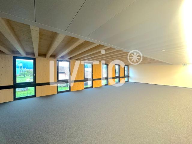 Lokale, Büros, Werkstätten von 236 m2 zu vermieten in Châtel St Denis