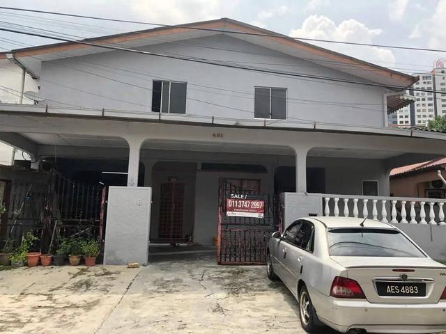 LOKASI STRATEGIK Rumah 2 Tingkat Kampung Cheras Baru Ampang KL