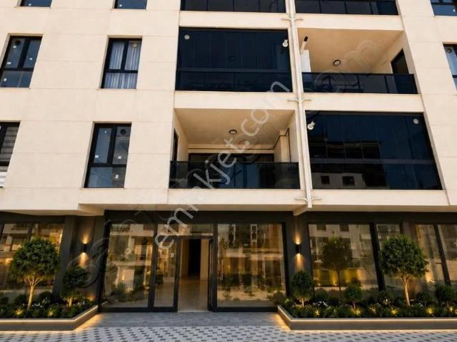 Lokasyonun Fırsatı Cadde Üzeri Sıfır Kiralık Dükkan
