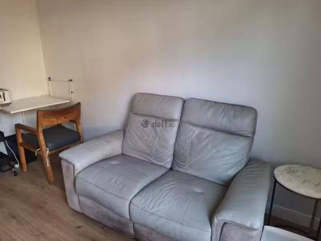 Lorcan Avenue, Beaumont, Dublin 9 is for rent
