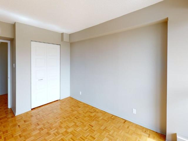 Lord Halifax Place 1 Bedroom Apartment for Rent at 2240 Lord Halifax Tower B, Ottawa, ON K1G 2W8 Alta Vista