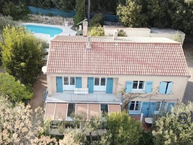 Lorgues, maison de 197m2, 5 chambres, piscine, au calme et p. 197m² Lorgues