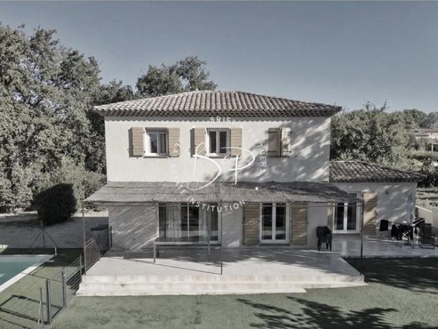 LORGUES Maison récente 4 chambres prête à vivre avec confort moderne et piscine
