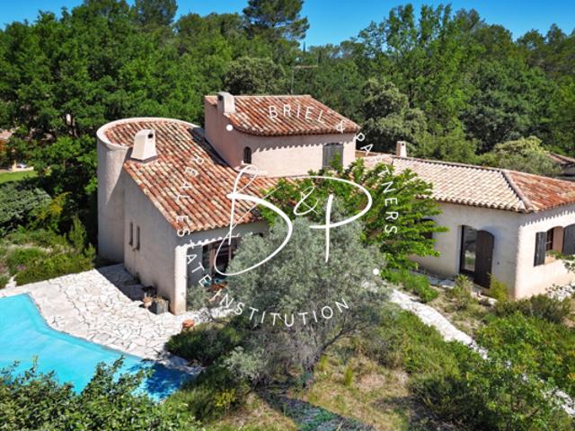 LORGUES A VENDRE villa avec piscine, 3 chambres et garage