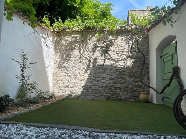Lorgues, appartement T3 de 50 m², entièrement rénové, avec c. 50m² Lorgues
