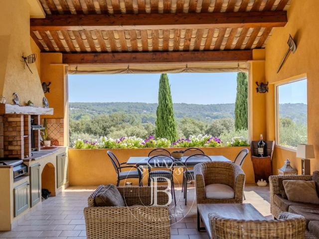 Lorgues – Belle propriété – Villa provençale de 200 m² avec. 200m² Lorgues
