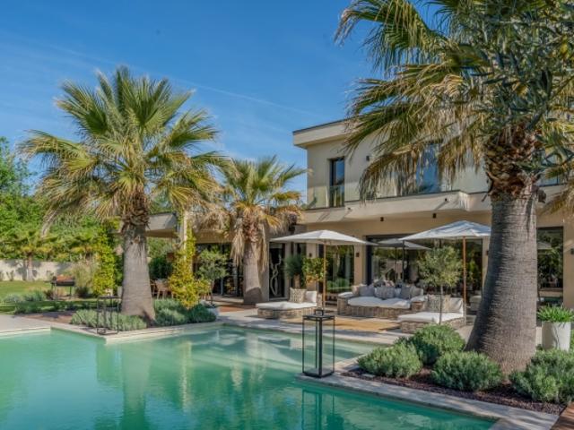 Lorgues: villa contemporaine aux prestations de qualité