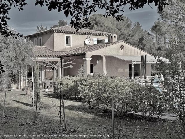 Lorgues, Villa 4 chambres, piscine, proche du village