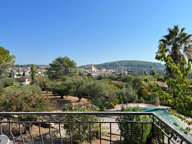 Lorgues Villa 6 pièce s 131 m2, studio, piscine, garage. 131m² Lorgues
