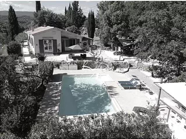 Lorgues 83510 Achat / Vente maison 5 pièces t5 au dernier étage piscine
