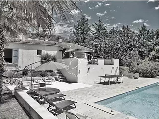 Lorgues 83510 Achat / Vente maison 5 pièces t5 au dernier étage piscine
