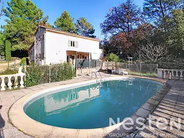 Lorgues 83510 Achat / Vente maison 3 pièces t3 au dernier étage piscine