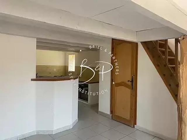 Lorgues 83510 Location appartement 2 pièces t2 au dernier étage