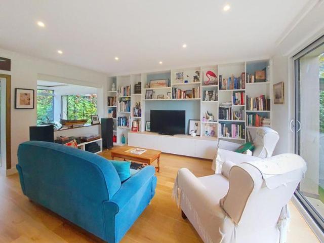 LORIENT: Maison familiale de 179 m² avec jardin, piscine et grand sous sol