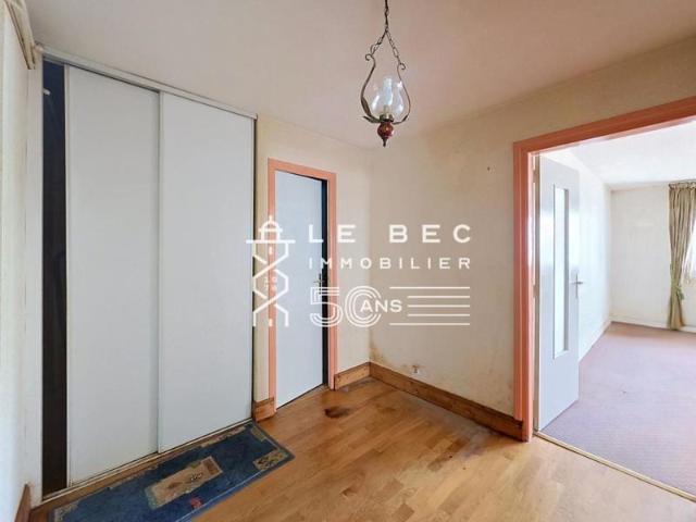 LORIENT NOUVELLE VILLE: Appartement T3 avec cave et parking