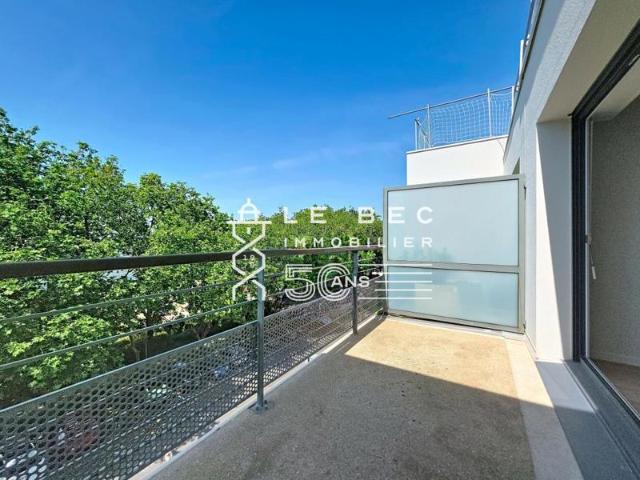LORIENT NOUVELLE VILLE: Appartement T3 avec balcon et parking