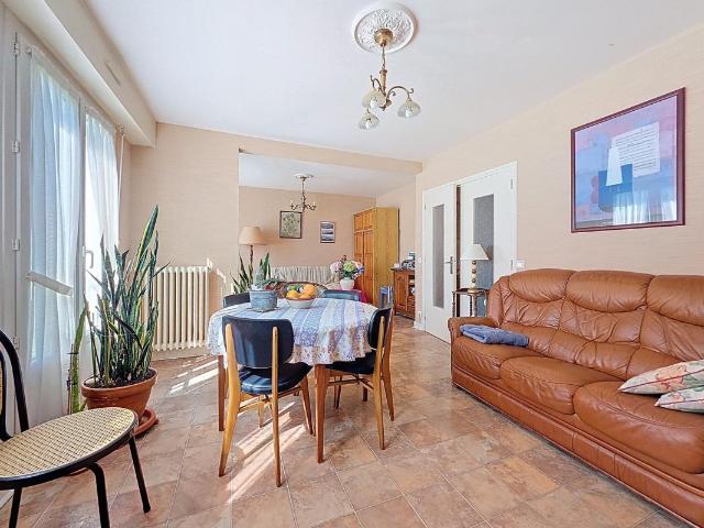 LORIENT: Appartement T4 loué avec stationnement et cave