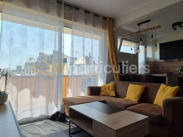 LORIENT APPARTEMENT T3 LOUE MEUBLE 2 CHAMBRES AVEC BALCON ET CAVE