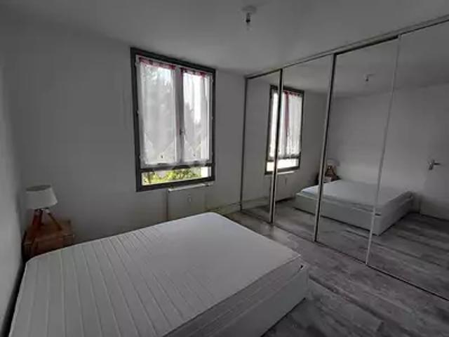 Lorient 56100 Location appartement 3 pièces t3 au dernier étage cave