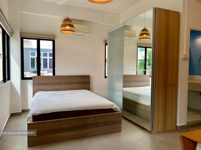 Lorong 34 Geylang D14, Semi