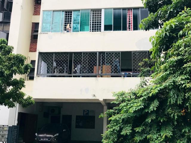 Lorong 9 Geylang D14, Apartment