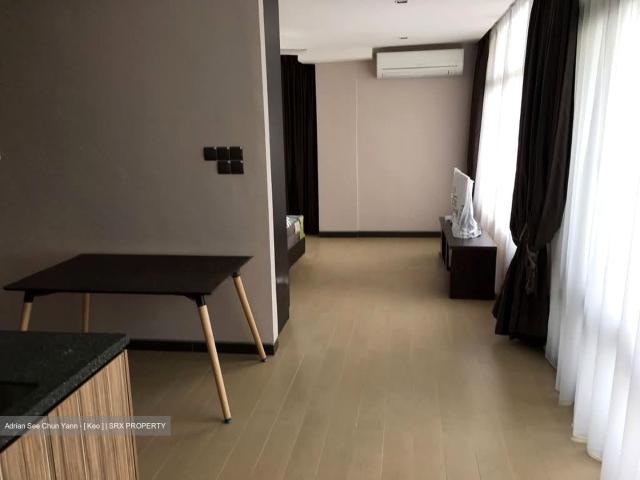 Lorong Kilat D21, Apartment