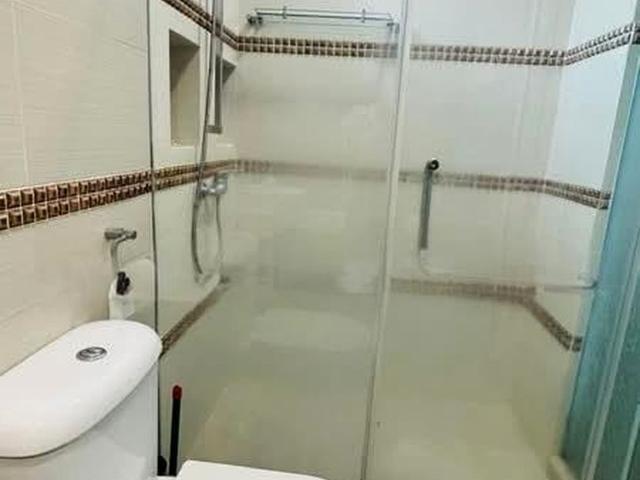Lorong Sari D5, Semi