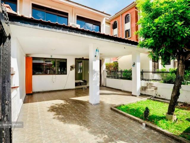 Lorong Stangee D15, Terrace