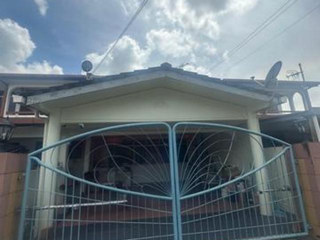 Lorong Rock Taman Timberland Double Storey Intermediate For Rent Par