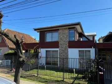 Los Ángeles, A una cuadra de clinica los andes