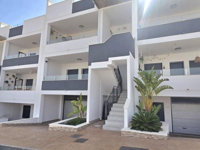 Penthouse z prywatnym solarium, basen i widoki