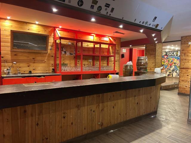 LOS ALCÁZARES LOCAL COMERCIAL EN PLANTA BAJA Y ESQUINA