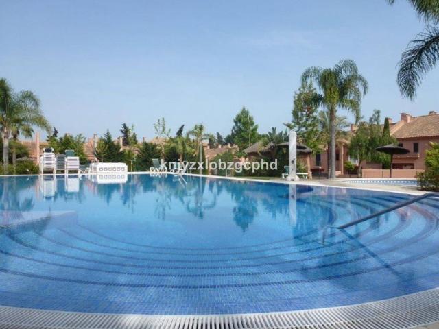 LOS MONTEROS TOWNHOUSE 4441