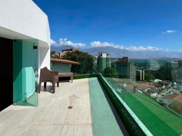 Los Naranjos REMODELADA Mts 2217 Calle Cerrada VISTA